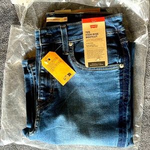 Levi’s 725 High Rise Bootcut Women's Jeans
